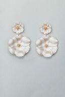 Flower twin earrings, pearl beige