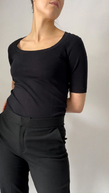 Square neckline t-shirt, black