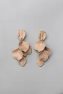 Leaf earrings, matt beige